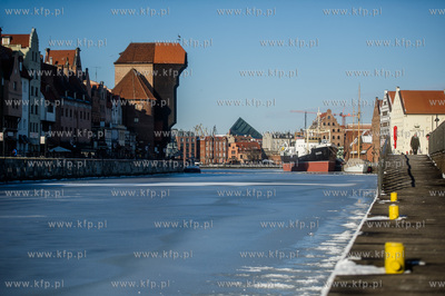 Gdańsk. Mroźny, słoneczny, zimowy dzień. Minusowe...