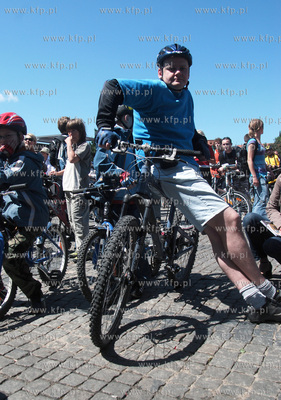 Najwieksza w Polsce uliczna demostracja rowerowa czyli...