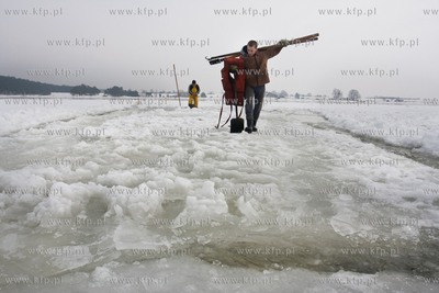 Gdansk Swibno. NZ Rybacy z portu w Swibnie na wlasna...