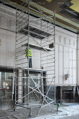 Podczas prac remontowych dawnej sali restauracyjnej...