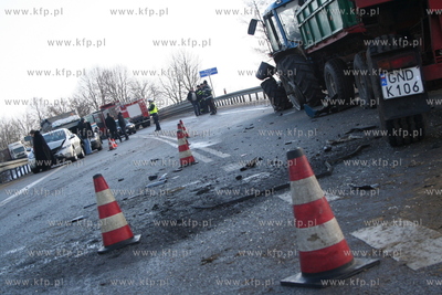 Na krajowej "siodemce" w miejscowosci Solnica niedaleko...