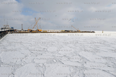 Sopot. Silne mrozy spowodowaly zamarzniecie zatoki...