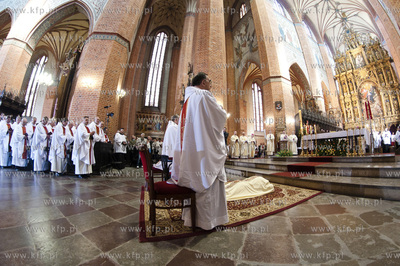 W Bazylice katedralnej w Pelplinie świecenia biskupie...