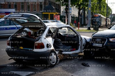 Gdansk. Wypadek na skrzyzowaniu ul. Kartuskiej i Pohulanki....