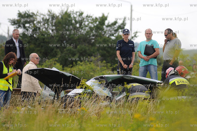 Smiertelny wypadek na przejezdzie kolejowym w Redzie...