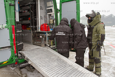 Wojewoda pomorski  przekazal Morskiemu Oddzialowi Strazy...