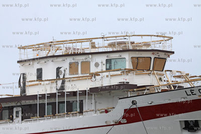 Transport kadluba do portu wewnetrzego w Gdansku szkolnego...