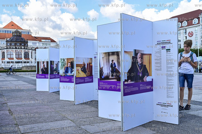 Sopot. Skwer Kuracyjny k. Molo. Wystawa fotografii...