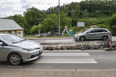 Gdańsk Oliwa. Zerwany fragment nawierzchni na Ul....