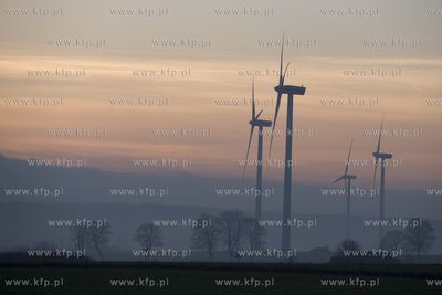 Zielona energia - wiatraki w Swarzewie23.11.2012Fot....