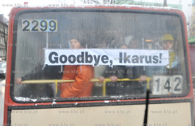 Pozegnanie z autobusem miejskim Ikarus w Gdansku. Przez...