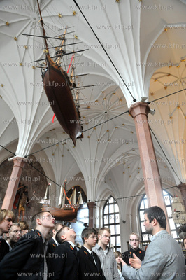 Gdansk. Dwor Artusa. Areopag Gdanski. Debata Dobrobyt...