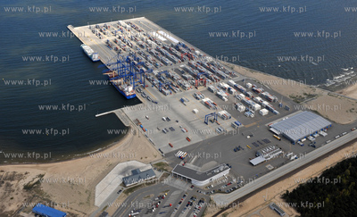 Gdansk, terminal kontenerowy DCT z lotu ptaka. 2.05.2011...