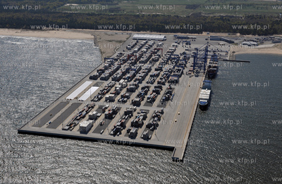 Gdansk, terminal kontenerowy DCT z lotu ptaka. 2.05.2011...