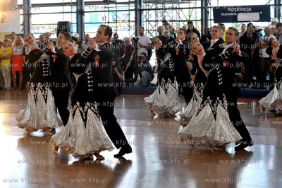 Uroczystosc zawieszenia wiechy nad nowo budowanym terminalem...