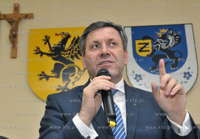 Wicepremier Janusz Piechocinski spotkal sie w Zukowie...