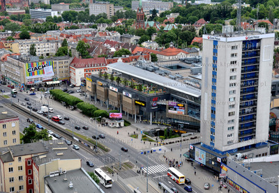 Wrzeszcz. Widok na al. Grunwaldzka, C.H Manhattan i...