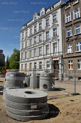 Gdansk. Dolne Miasto. Remont i przebudowa ulicy Lakowej....