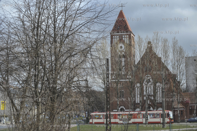 Gdańsk Siedlce. Ul Kartuska pomędzy 195 a 205.  Kościół...