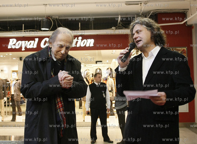 Gdansk. Centrum handlowe Manhattan. Premiera i promocja...