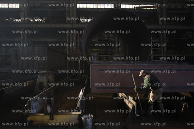 Gdynia. Stocznia Crist buduje statki na terenach bylej...