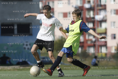 Gdansk Zaspa. Pilkarski turniej dzikich druzyn Do przerwy...