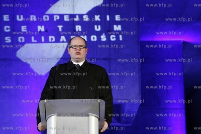 Gdansk. Uroczystość zawieszenia wiechy na budowanym...