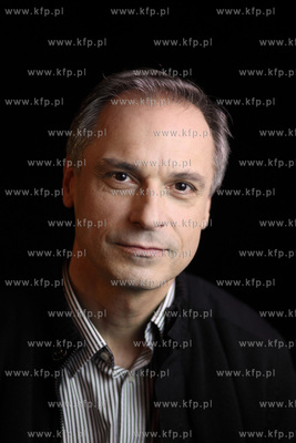 Mariusz Zarnecki, aktor Teatru Miejskiego w Gdyni....