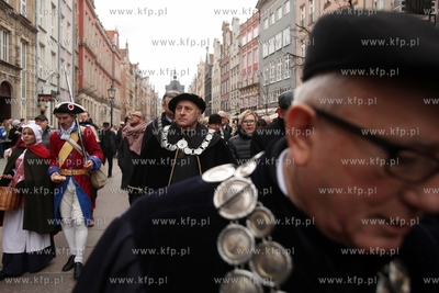 Gdańsk. Przemarsz ul.Długą z okazji jubileuszu siedemdziesięciolecia...