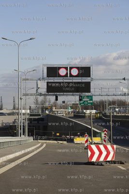 Gdańsk Letnica. Przygotowania do otwarcia tunelu pod...