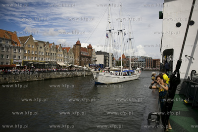 Baltic Sail. Parada Żaglowców na Motławie. Nz. żaglowiec...