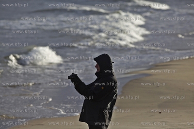 Silny wiatr w Gdańsku Brzeźnie.
27.12.2016
fot....