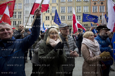 Gdańsk. Długi Targ. Manifestacja jedności z Europą...