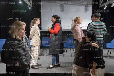 Spotkanie "Wojna obok nas. Historie odwagi, krzywdy,...