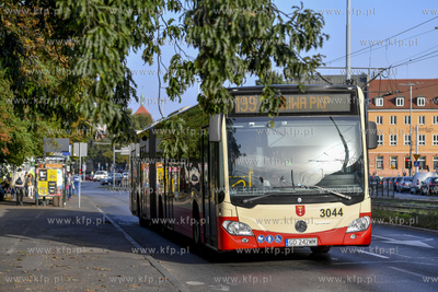 Autobus Mercedes-Benz O530G Citaro C2 linii 199 na...