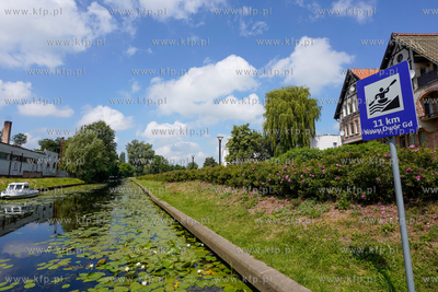 Nowy Dwór Gdański. Promenada wzdłuż rzeki Tugi....