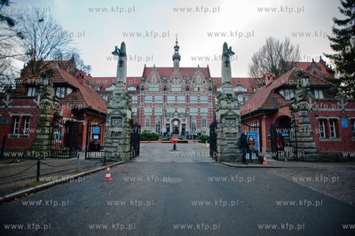 Gdansk. Gmach Glowny Politechniki Gdanskiej.
04.01.2012
fot....