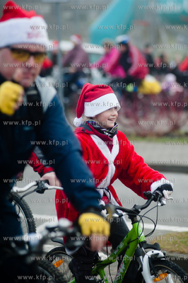 Gdansk. Parking pod Ergo Arena. Coroczna akcja Mikolaje...