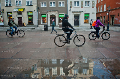 Gdansk. Ul. Dluga. Zimowy Przejazd Rowerowy, zorganizowany...