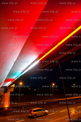 Gdansk. Wiadukt znajdujacy sie w ciagu al. Armii Krajowej,...