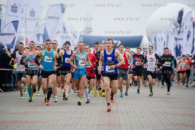 Gdynia. Skwer Kosciuszki. Start Biegu Niepodleglosci....