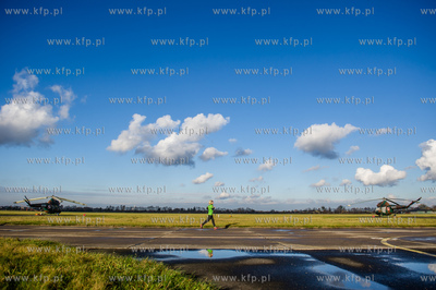 49 Baza Lotnicza w Pruszczu Gdańskim. Bieg Niepodległości.
12.11.2016
fot....
