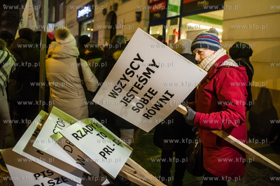 Gdynia. Pikieta Solidarnie dla Polski, zorganizowana...