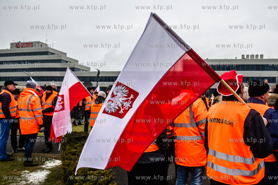 Gdańsk. Protest pracowników Spółki Lotos Kolej,...