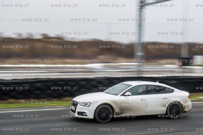 Pszczółki. Ośrodek Doskonalenia Techniki Jazdy PORD...