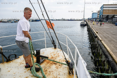 Morze Bałtyckie. Rybacy z Władysławowa, z kutra...