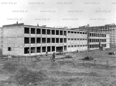 Budowa szkoly w Gdansku Przymorzu. 11.12.1972 grudzien1972_z.kosycarz_p22...