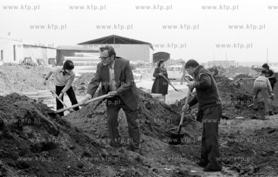 Czyn spoleczny na jednym z gdanskich osiedli. Prosimy...