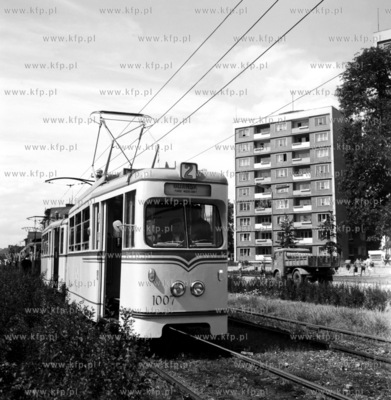 Zmodernizowany skład konstal 4Nm+4NDm na al. Grunwaldzkiej...