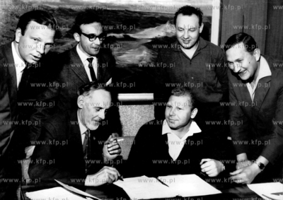 Podpisanie umowy stypendialnej pomiędzy Głównym...